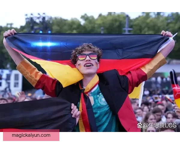 欧洲杯球迷歌声持续引发关注，营造比赛现场热烈氛围