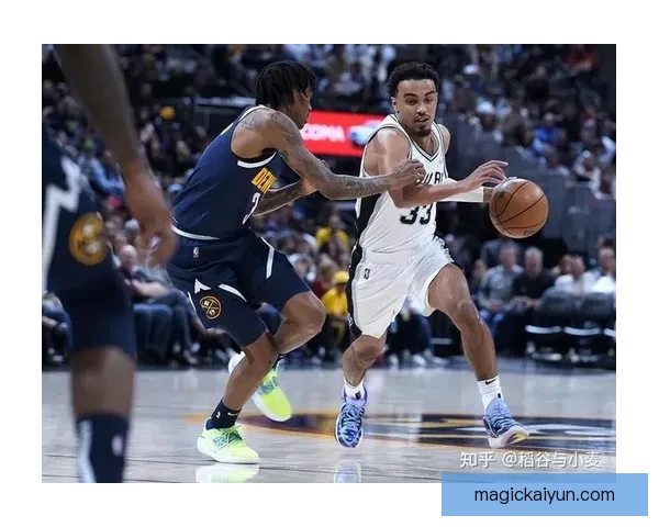 金玟哉长传精准技术持续提升，成为球队后场的重要支点